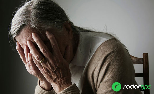 علائم آلزایمر در سالمندان